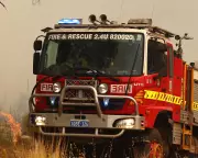 Farmer, 34, Dies in WA Bushfire Tragedy as Tree Crushes Vehicle