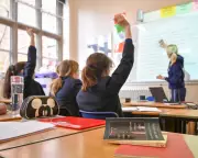Four-Day School Week Pilots Urged to Tackle Teacher Exodus in England