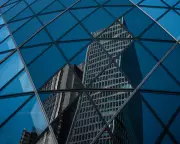 FTSE 100 Roars Back with Best Year Since 2009, Up 21.5% in 2025