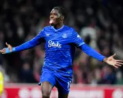 Garner and Barry Sink Forest as Everton Triumph 2-0, Deepening Dyche's Woes