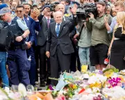 Howard's Gun Debate Intervention Shifts Political Landscape After Bondi Attack