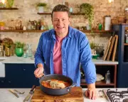 Jamie Oliver Revives Italian Chain in UK After 2019 Collapse