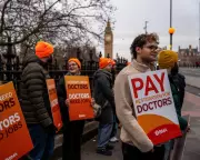 Junior Doctors End Strike, Vow 'Can-Do Spirit' in Talks with Streeting