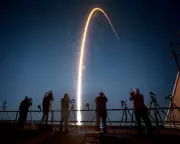 New Space Race: US and China Compete for Lunar Resources by 2026