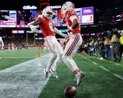 Patriots Stun Giants 27-24 in Dramatic Monday Night Football Finale