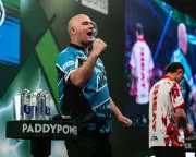 Rob Cross storms into PDC World Darts Championship last 16, sets up Littler clash