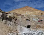 Silver Hits Record High Above $80 Before Retreating in Final Trading Week