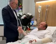 Syrian-born hero Ahmed al-Ahmed lauded after disarming Bondi beach shooter