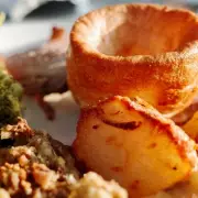 Top Chef Settles Yorkshire Pudding Christmas Dinner Debate