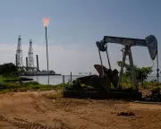 Trump's Venezuela Oil Deal: A $2.5bn Lifeline for Maduro's Regime