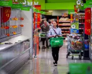 UK Inflation Drops to 3.2% as Food Prices Fall, Ineos Gets £120m Grant