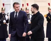 Ukraine War Diplomacy Enters 'Pivotal Week' as Zelenskyy Meets Macron