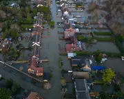 UK's Worst-Case Climate Scenarios: 4C Heat, 2m Sea Rise, 6C Cold Plunge