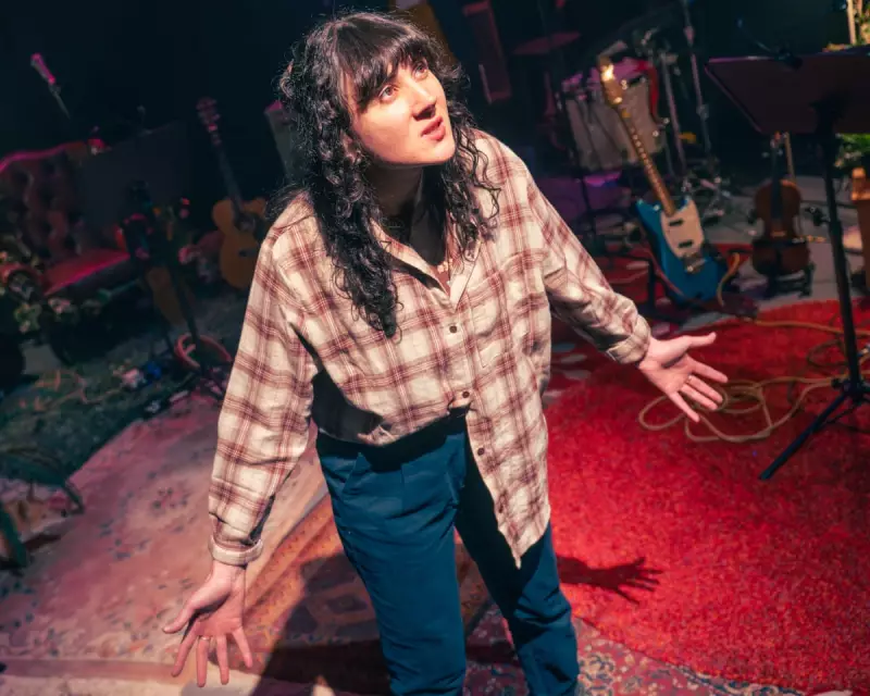 A Giant on the Bridge: Gig-Theatre Show Confronts Hard Truths of Prisoner Reintegration