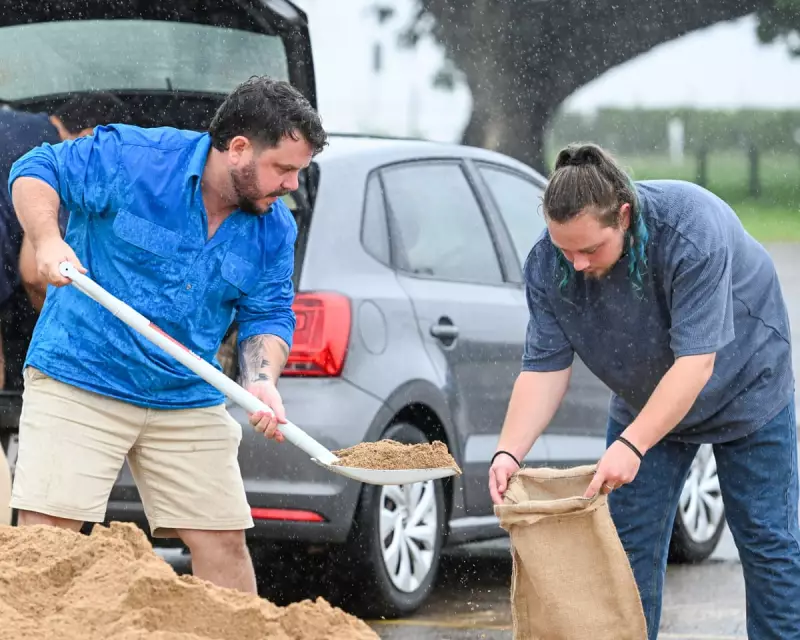 Cyclone Koji Hits Queensland: Townsville Braces for 120km/h Winds and Flash Flooding