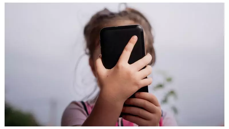 Doctors Declare 'Public Health Emergency' Over Tech Harms to UK Children