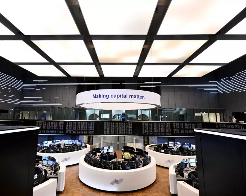 FTSE 100 Shows Resilience, Drops 0.4% Amid Trump's Latest Tariff Threats