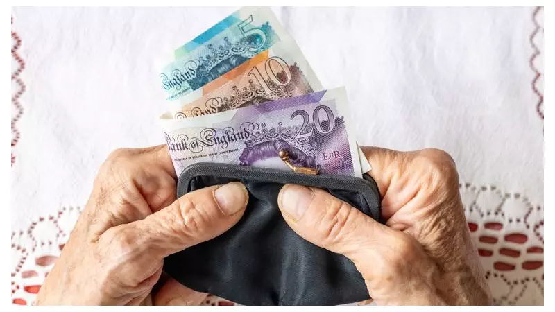 How to Get Affordable Broadband on Benefits: A Guide for Pensioners