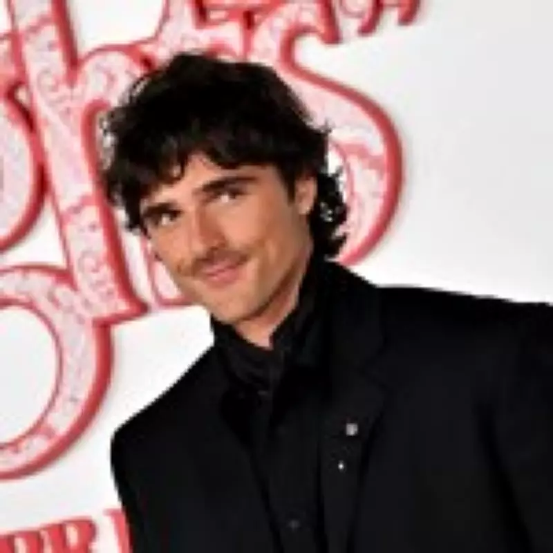 Jacob Elordi's Gum Gesture Divides Fans as 'Disgusting' or 'Sweet'