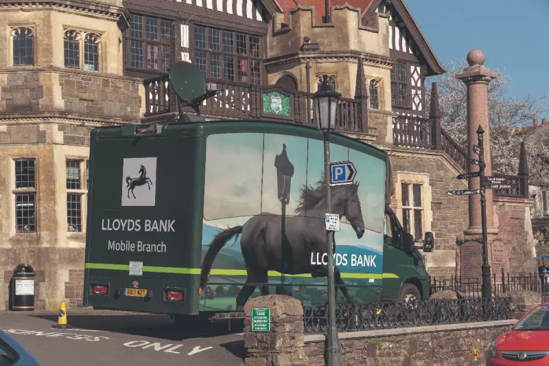 Lloyds Shares Soar Past 100p to 17-Year High Amid FTSE Rally