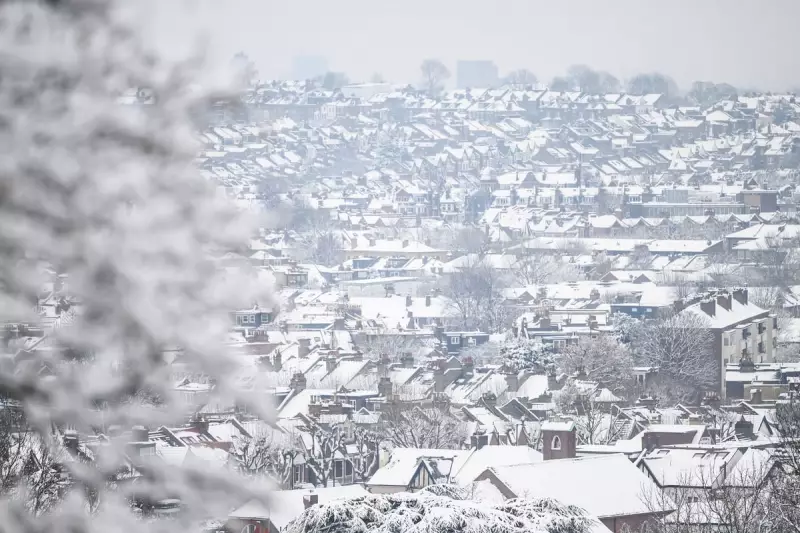 London Braces for 39-Hour Snowfall as Deep Freeze Takes Hold