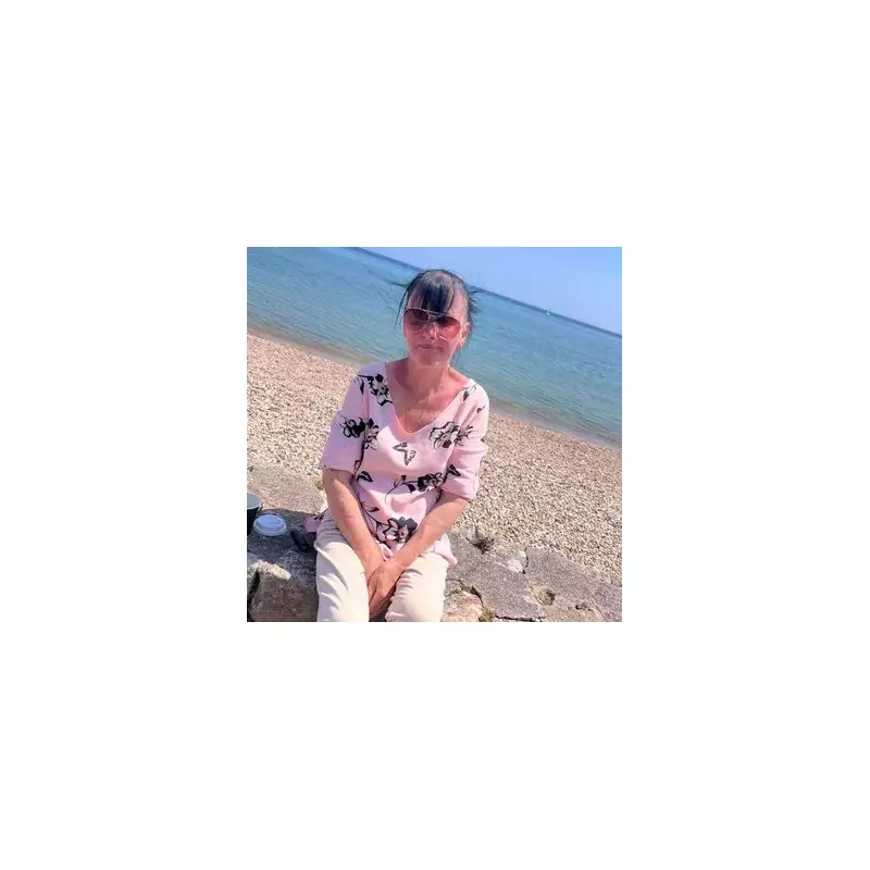 London Sisters Grieve as Both Parents Die from Same Cancer Weeks Apart