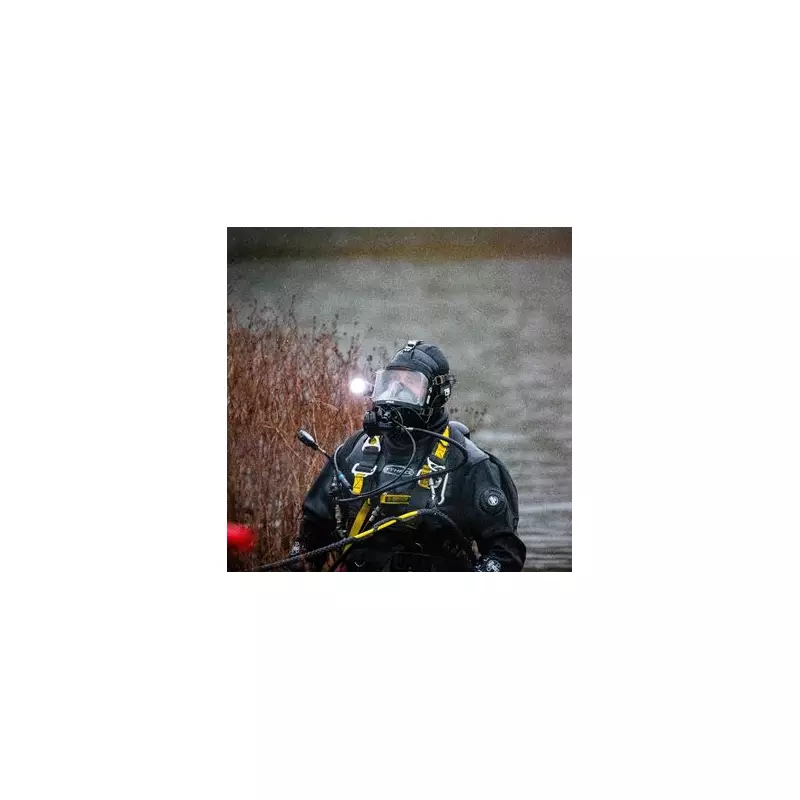 Met Police divers search Beckenham park lake in Lewisham murder probe