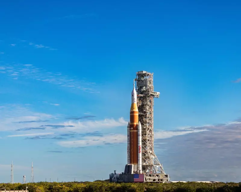 Nasa's Giant Moon Rocket Rolls to Launch Pad for Historic Crewed Flight