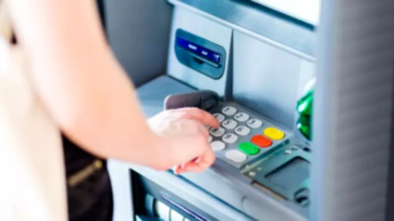 Santander Loses 20,000 Customers in Bank Switching Surge