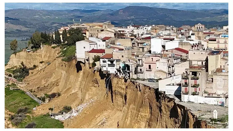 Sicilian Landslide Forces 1,500 Evacuations as Homes Teeter on Cliff Edge