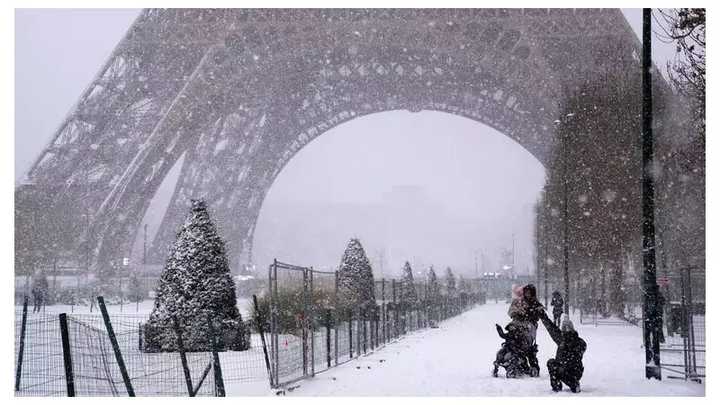 Storm Goretti Paralyzes Europe: Flights Axed, Landmarks Blanketed in Snow