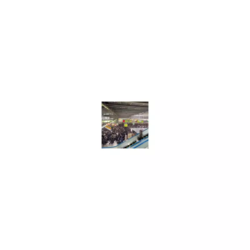 Tokyo Commuter Chaos: Power Outage Traps Thousands, Outshines London Rush Hour