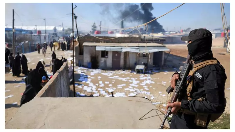 US Transfers 150 IS Prisoners from Syria to Iraq, Thousands More May Follow