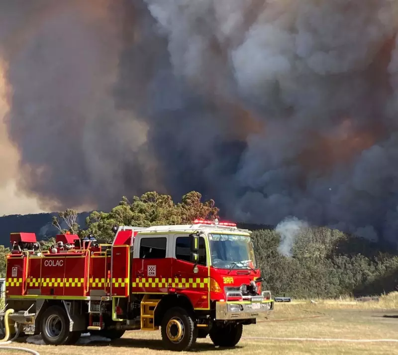 Victoria's Otways Fire Crisis: 1,000 Homes at Risk as Heatwave Fuels Blaze