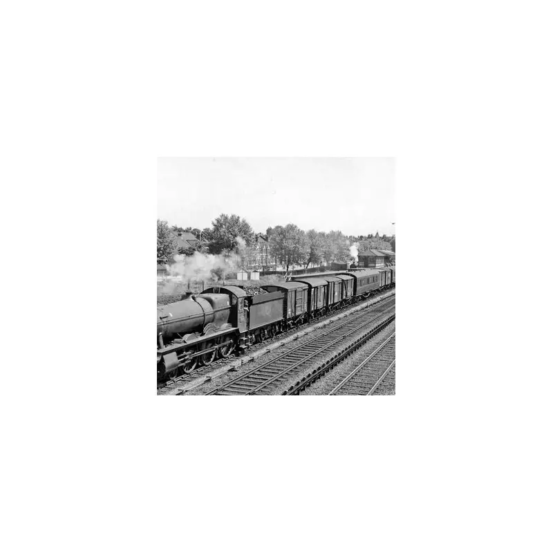 West Ealing's Secret: The Tube Station With a Milk Platform