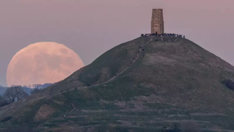 Wolf Moon Supermoon 2026: Stunning Global Images of First Full Moon