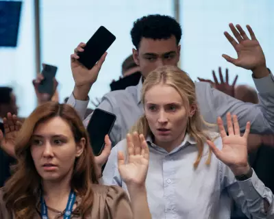 7 Must-See Streaming Shows This Week: Sophie Turner Heist Thriller & Bella Hadid's 'The Beauty'