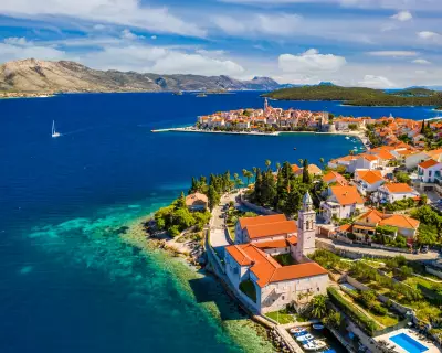 Beat Holiday Scams: Expert Tips for Safe & Protected UK Travel Bookings