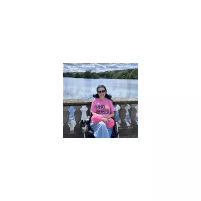 Hairdresser's terminal MND diagnosis after she couldn't hold hair dryer