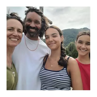 London Dad's Finger Almost Amputated After Cat Bite Infection