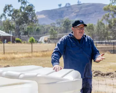 Longwood bushfire: One dead, 300 structures lost as Victoria faces inferno
