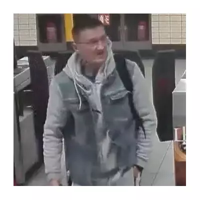 Police Hunt Tube Pervert After Inappropriate Touching on District Line