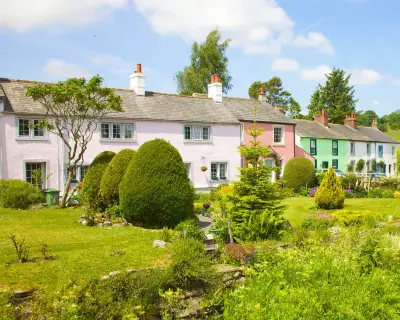 UK House Prices Dip 0.4% in December, Defying Forecasts of Rise