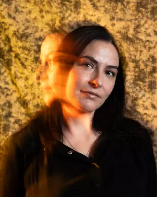 Woman Tastes Words: 'Bob' is Chocolate, 'Philip' is a Pear