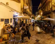 AI Therapists Fill Italy's Mental Health Gap Amid Stigma and Cost Barriers