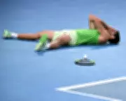 Alcaraz Overcomes Cramp to Defeat Zverev in Epic Australian Open Semi-Final