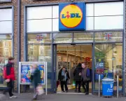 Aldi and Lidl Grab Record Christmas Sales Share as Shoppers Seek Bargains