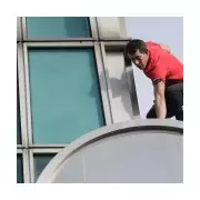 Alex Honnold Free Solos Taipei 101 in 90 Minutes Without Ropes