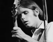 Bob Weir, Grateful Dead Co-Founder and Rhythm Guitarist, Dies at 78