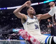 Giannis Antetokounmpo Boos Bucks Fans Back in Historic Home Loss to Timberwolves